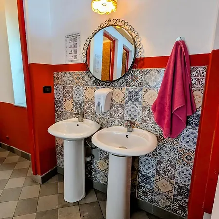 Backpacker Hostel Tiran